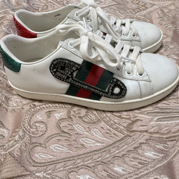 Pre loved Ladies Gucci sneakers. Limited edition design. - Picture 4 of 4